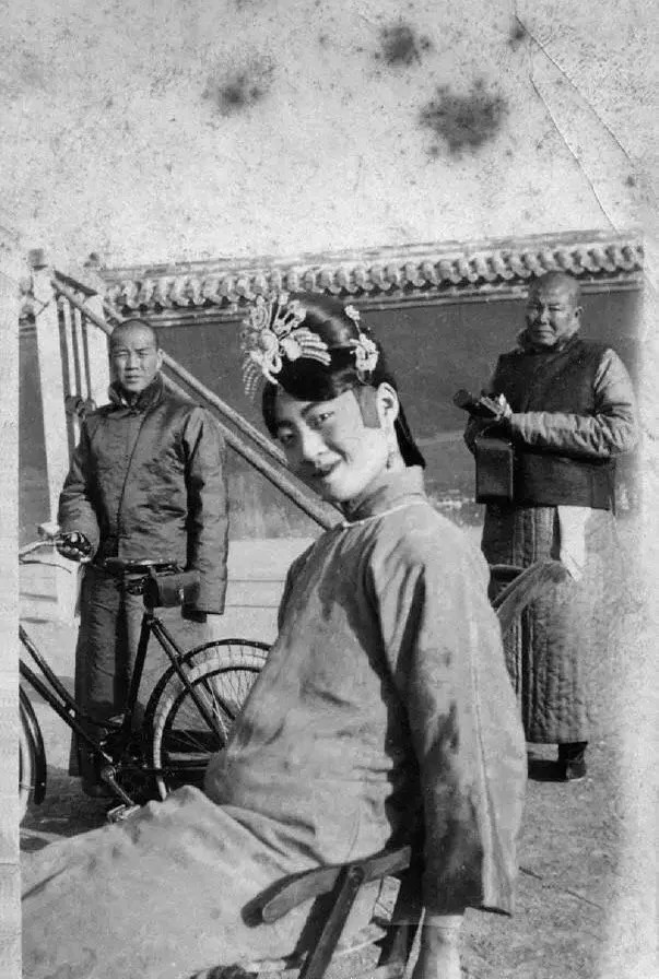 看过清朝嫔妃的真实照片才知道清宫剧都是骗人的