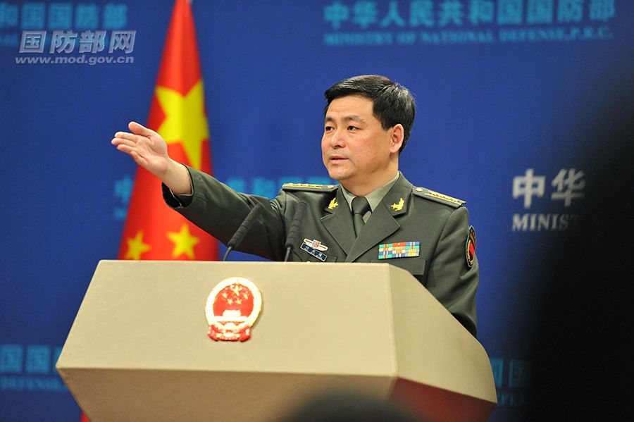 中国海军南海实战化演练辽宁舰过航台湾海峡国防部有话说