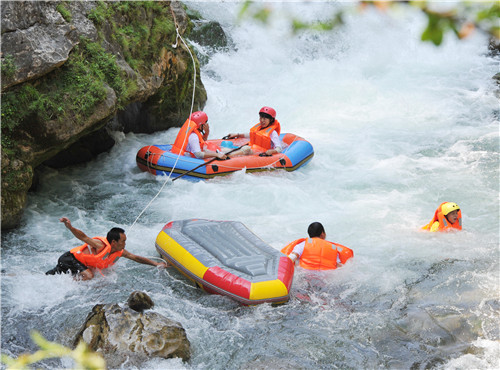 贵州镇远高过河漂流节端午等你来耍