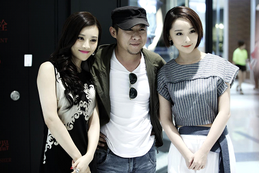 赵艺然执导电视剧《老妈的桃花运》携手何赛飞李曼受好评