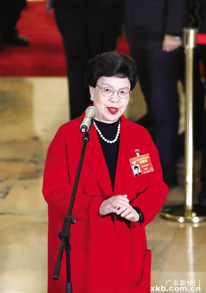 首场委员通道委员们回应5g等热点话题