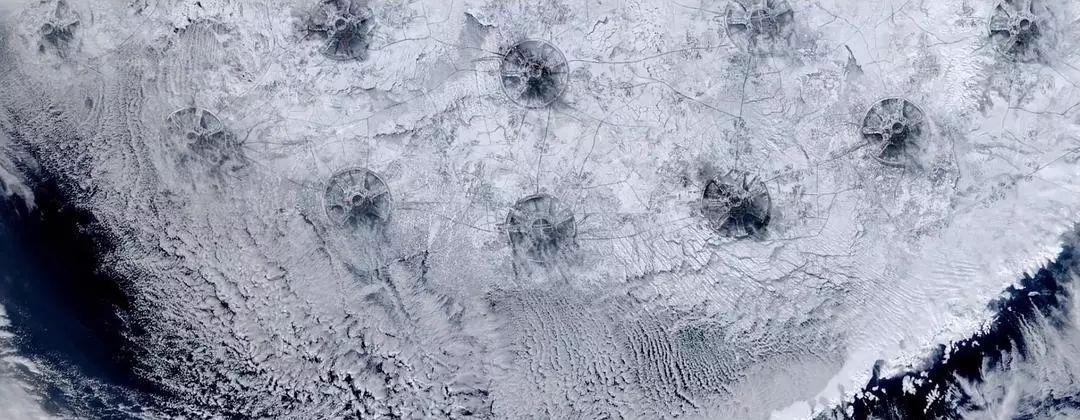 《流浪地球》，俯瞰状态下的地球行星发动机