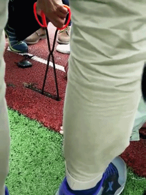 最新一期内涵爆笑动图 当众拍这种戏,真尼玛刺激啊!