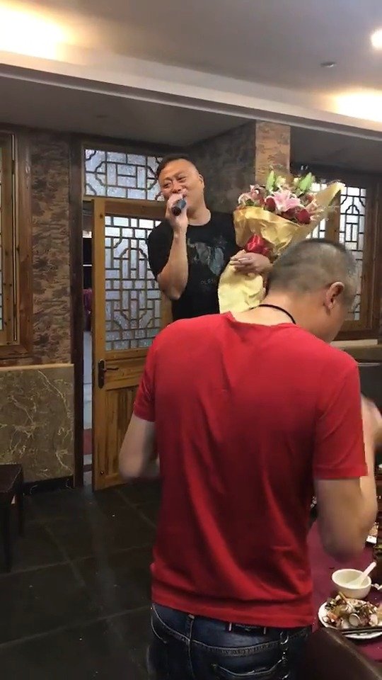 把老婆当成警犬,要处处防范,把私房钱要蒇好别让她发现