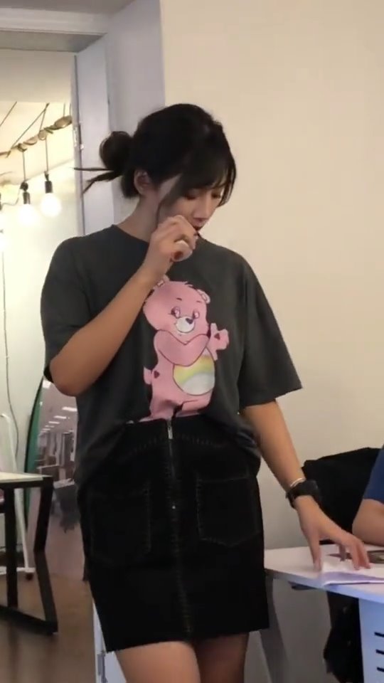 我还以为这位壮士在刮胡子.