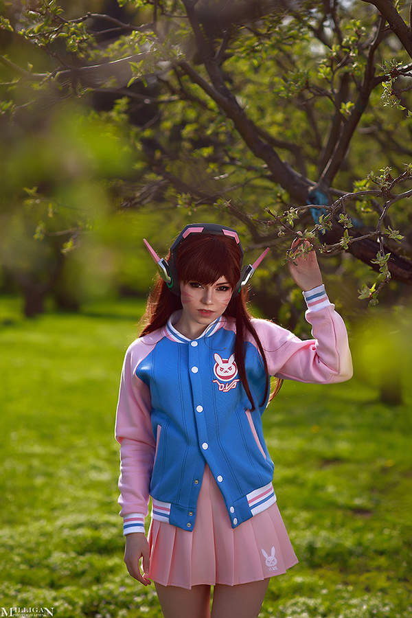 毛妹cos《守望先锋》粉嫩d.va 大胸肌傲人,清纯可爱