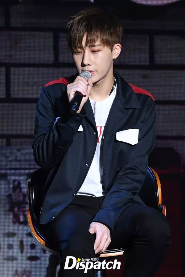 赵权在2008年作为2am成员以《这首歌》正式出道.