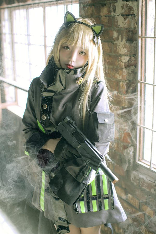 韩国小姐姐cos《少女前线》枪娘 清纯妩媚,长腿撩人