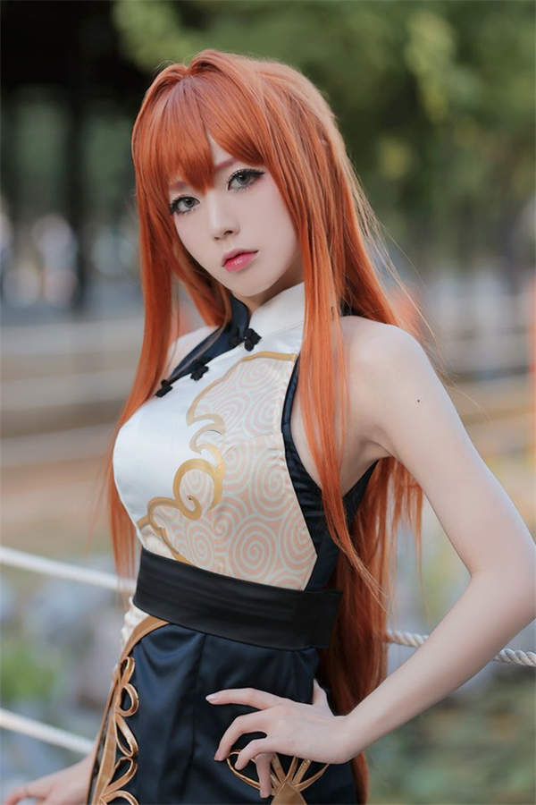 大胸御姐cos永远的7日之都雯梓旗袍在惨烈哀嚎