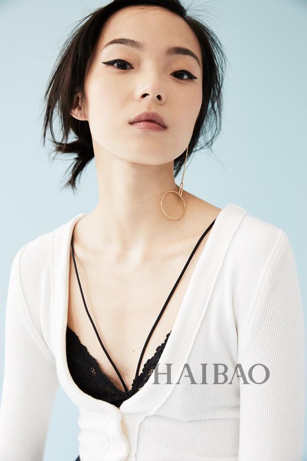 free people携手超模雎晓雯推出全新造型画册,演绎摩登新风尚!