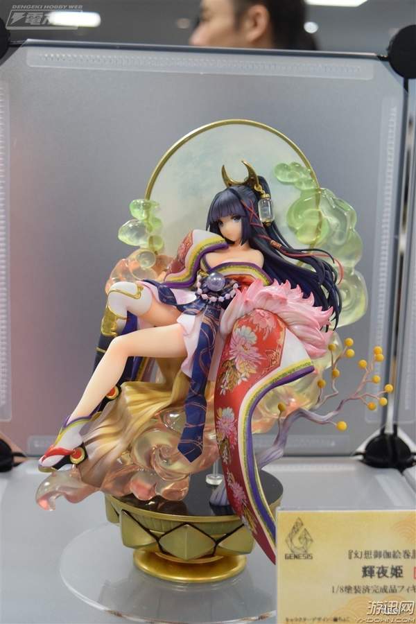 辉夜姬手办彩模 彩云伴身温文尔雅,修长美腿引人注目