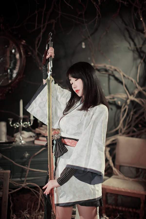 韩国tcsl小姐姐最新cos作品赏热裤大白腿刺客好诱人