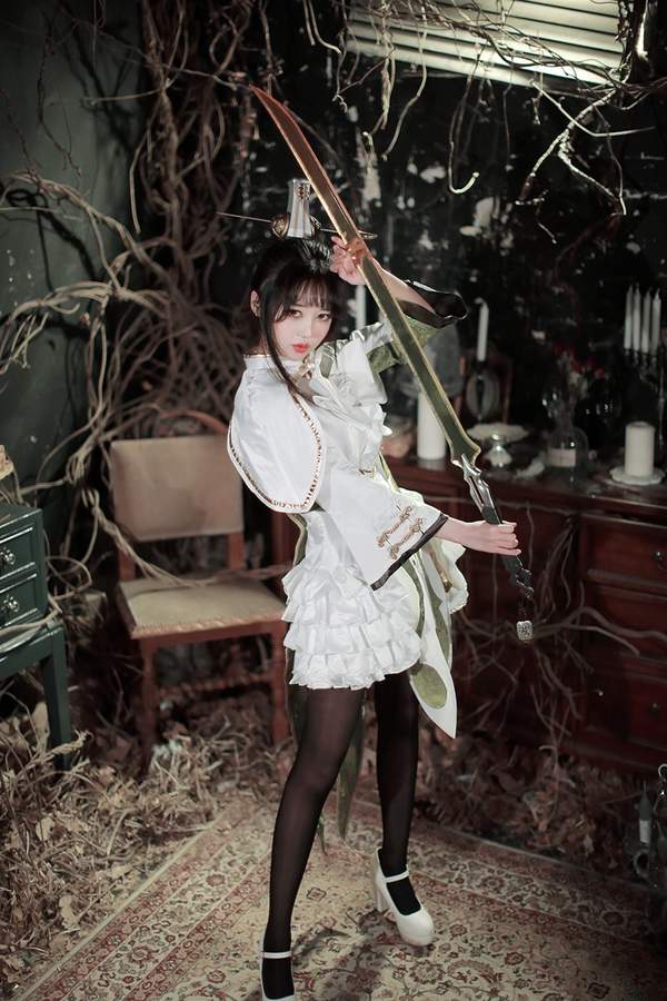 韩国tcsl小姐姐最新cos作品赏热裤大白腿刺客好诱人