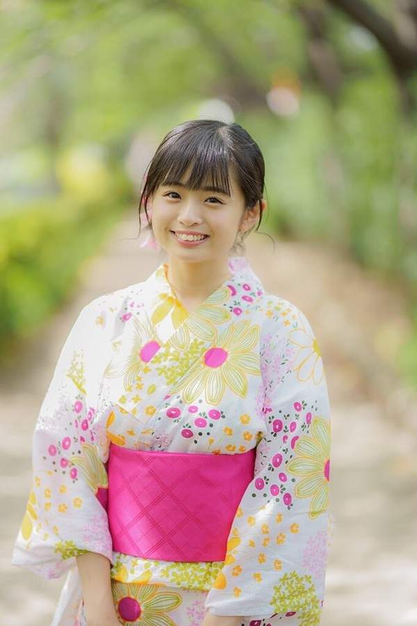 尽管有着与常人不同的兔宝宝牙齿,但是西叶瑞希从来不吝啬开口笑,从来