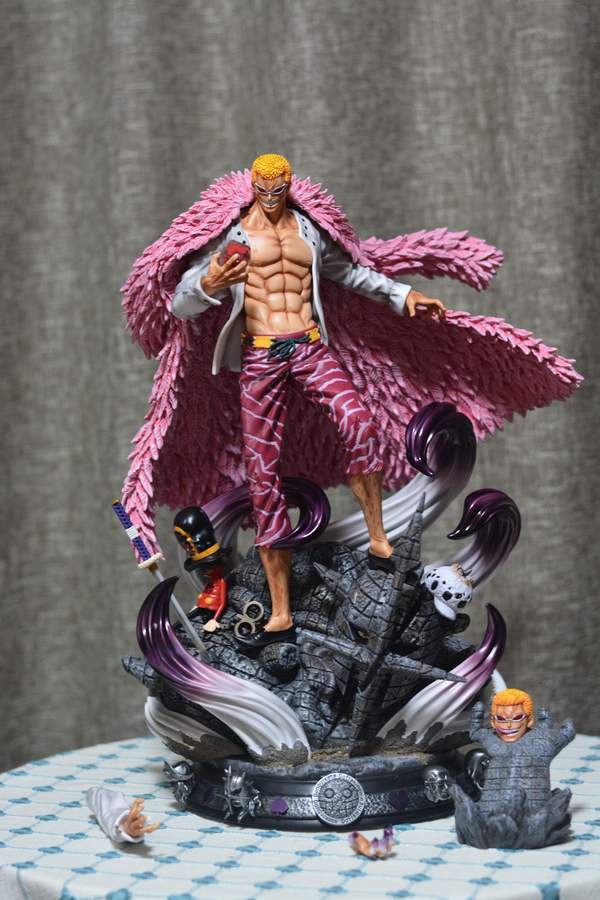 海贼王多弗朗明哥雕像细节精致骚粉披风超吸睛