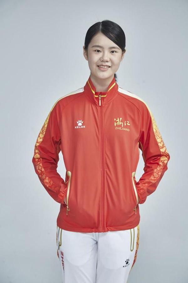 16岁女棋霸兼学霸 一年只看一次电视|朱锦|王文浩|学霸_新浪新闻