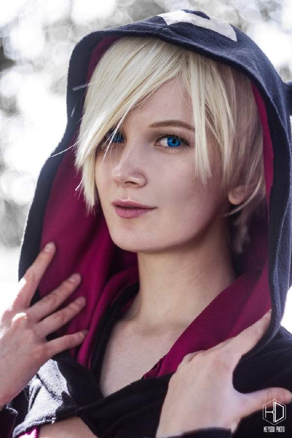 清凉美女cos《生化危机》莫伊拉 城市忍者服好诱人