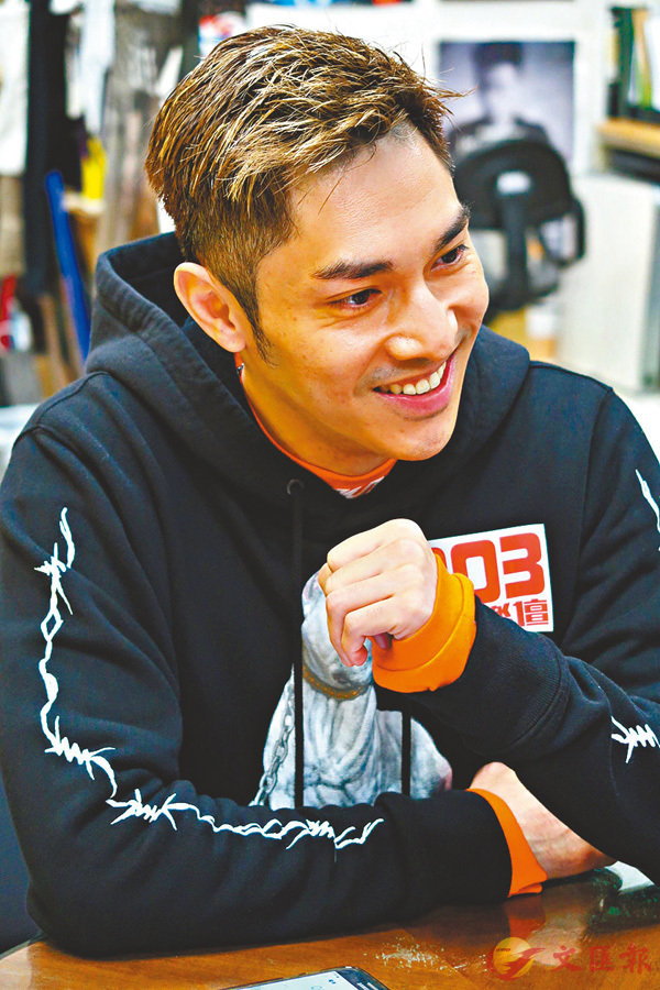 关楚耀今年多做音乐