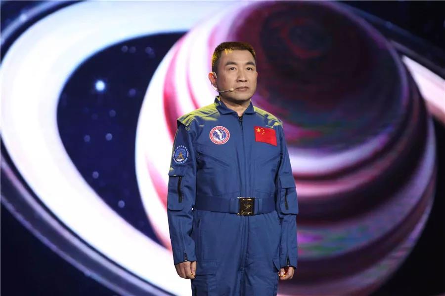 若梦想无法抵达,要输也输给追求|吴杰|航天员|梦想_新浪新闻