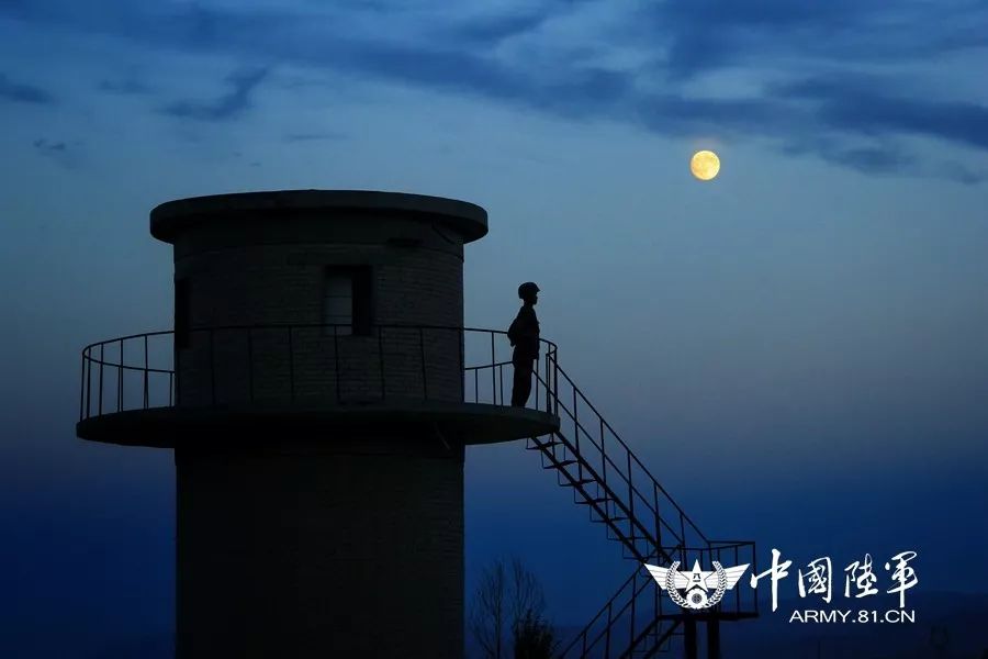 影像志热血剪影激荡军营男子汉的铿锵韵律