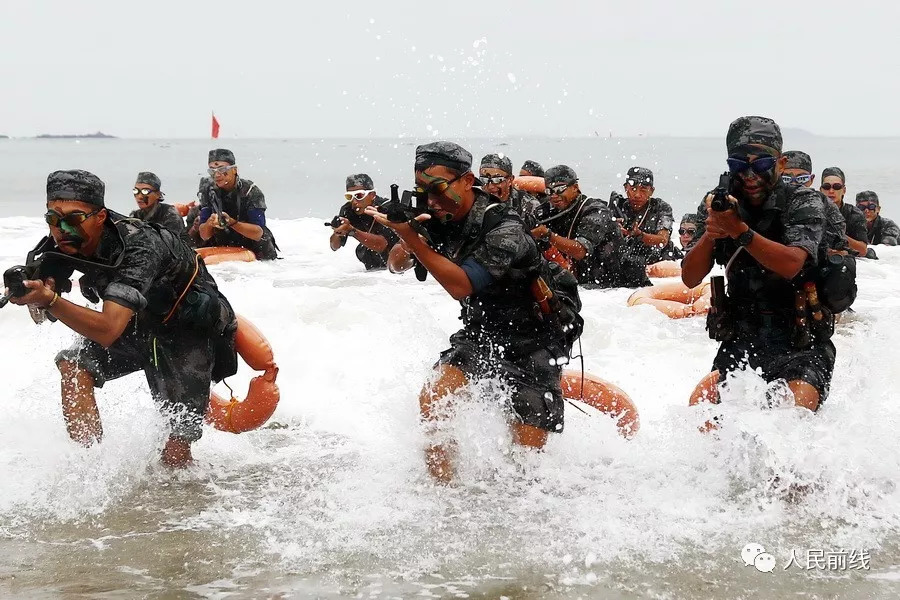【热点】这群在海边的侦察兵帅爆了