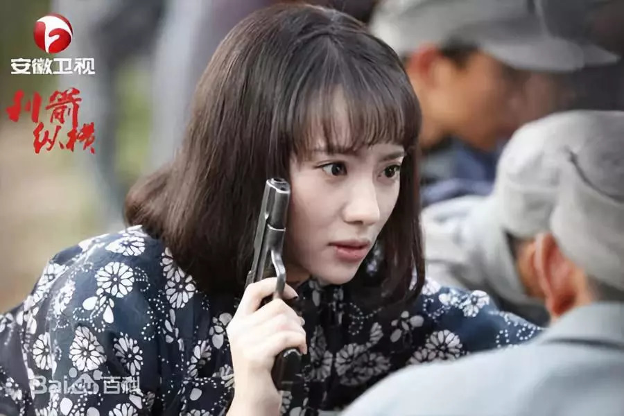 刘萌萌在《利箭行动》和《利箭纵横》中,饰演了八路军游击队政瘟种