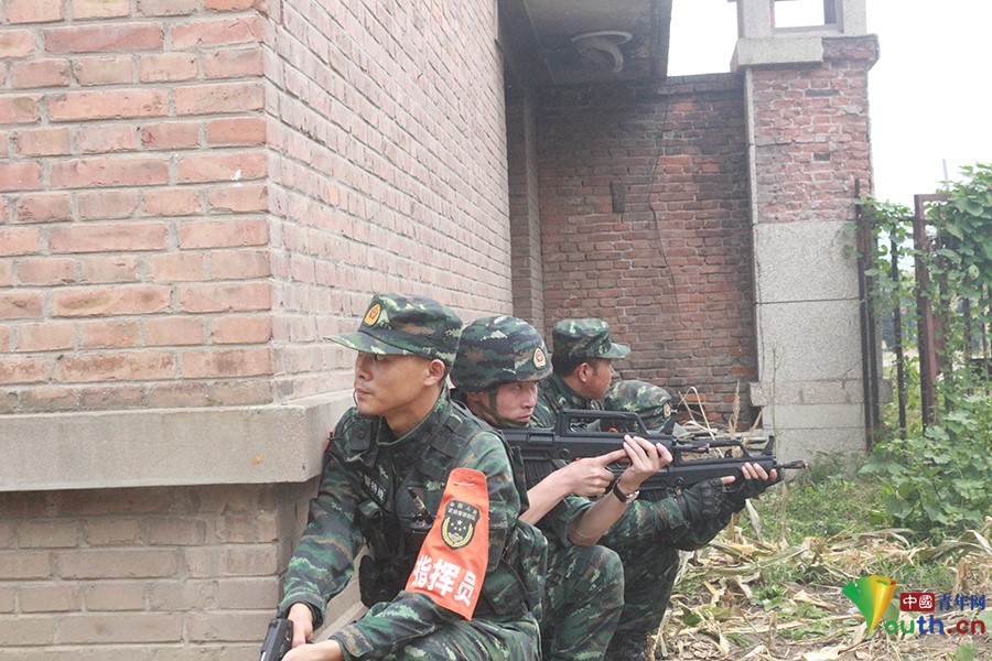 武警某部特战第三支队开展魔鬼周极限训练