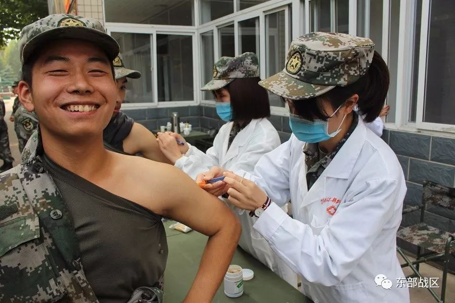 戏精附身新兵第一次打预防针表情包来了