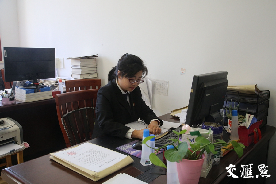 镇江有了首位高级书记员3200余件庭审记录1300余卷宗零差错