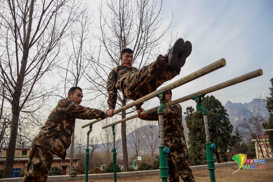 战风雪斗严寒 显热血青春 直击武警部队年终考核
