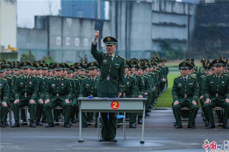 武警警官学院千余名官兵队列会操02动作标准帅气十足