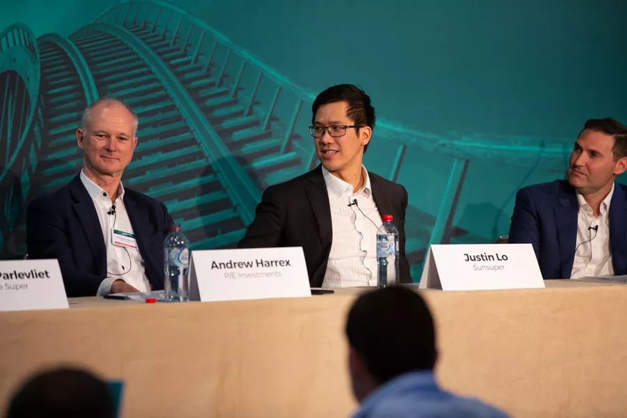 不同因素驱动的汇率波动 主动投资取得相对成