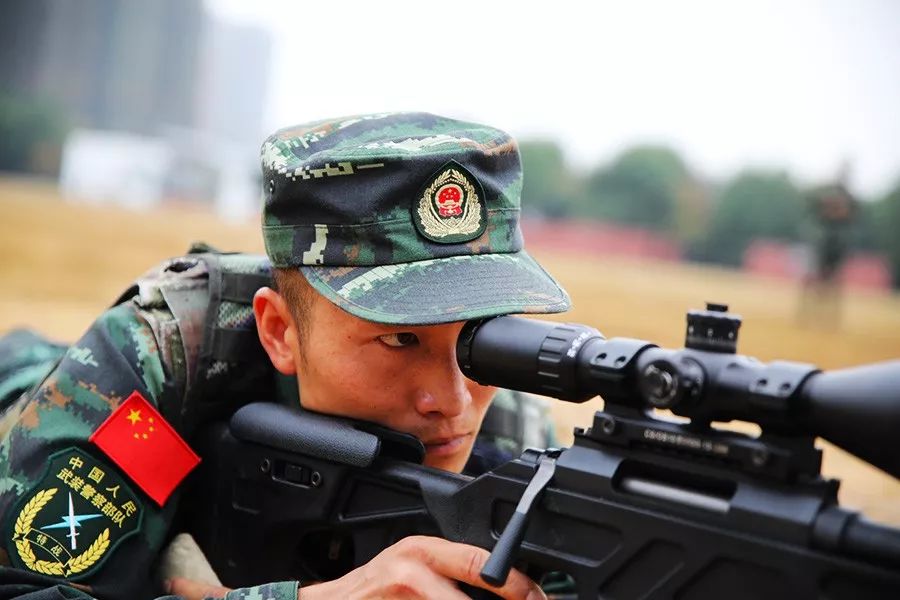 武警小哥哥第一视角带你体验特战训练