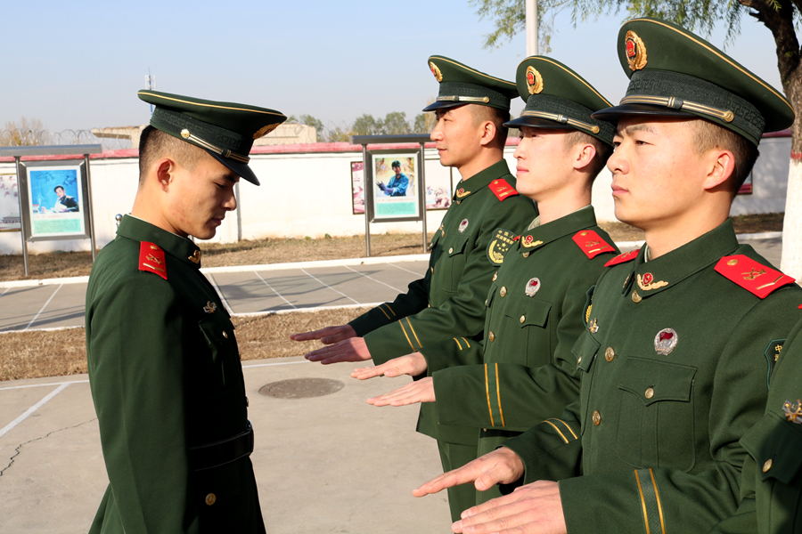 燃起来直击士官整训