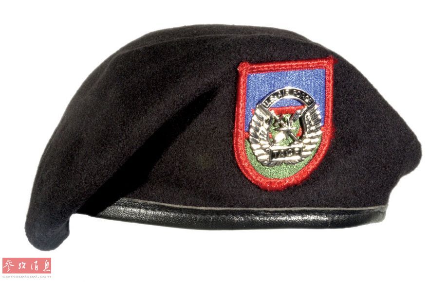 点击图片进入下一页tacp控制员通常会佩戴黑色贝雷帽.