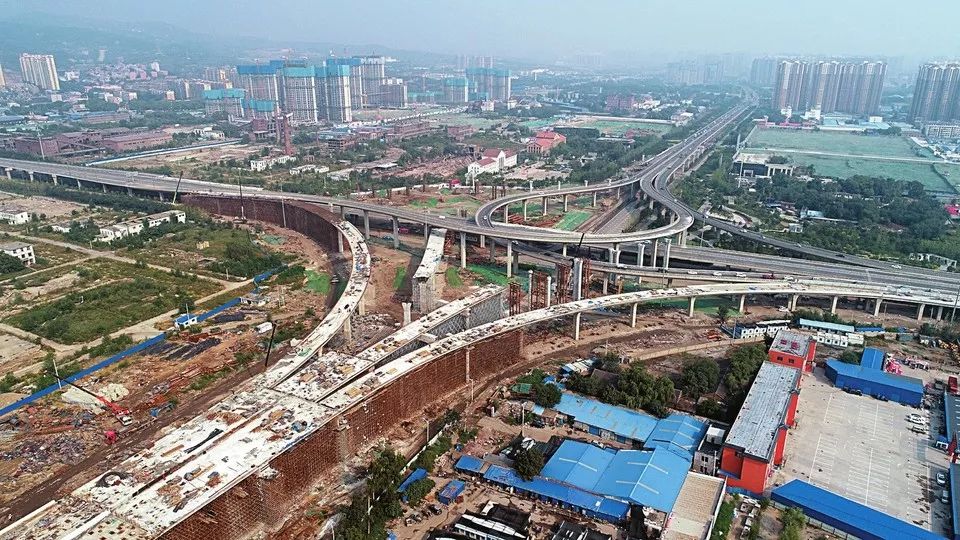 好消息:太原西中环南延部分路段开始铺油啦!