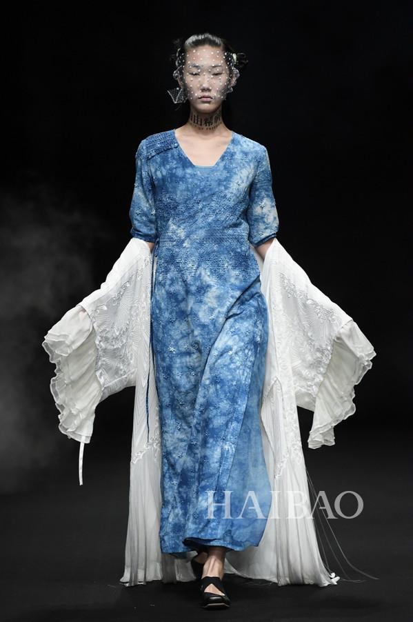 生活在左2019春夏系列亮相中国国际时装周创始人荣获中国十佳时装设计