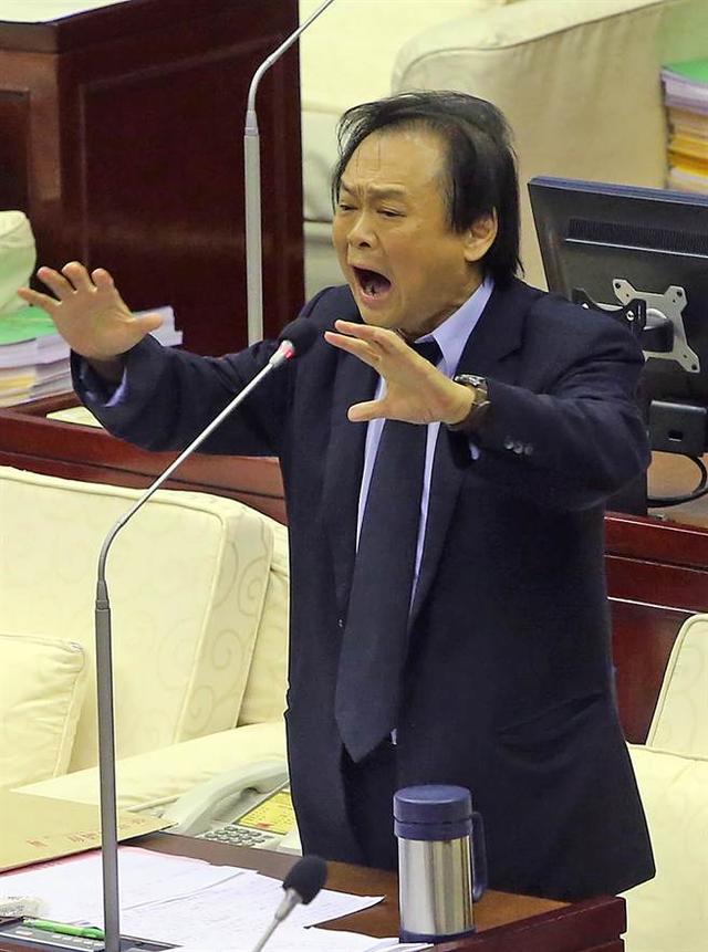 王世坚:姚文智"尸骨未寒"你们却要迎柯文哲?坚决反对白绿合作