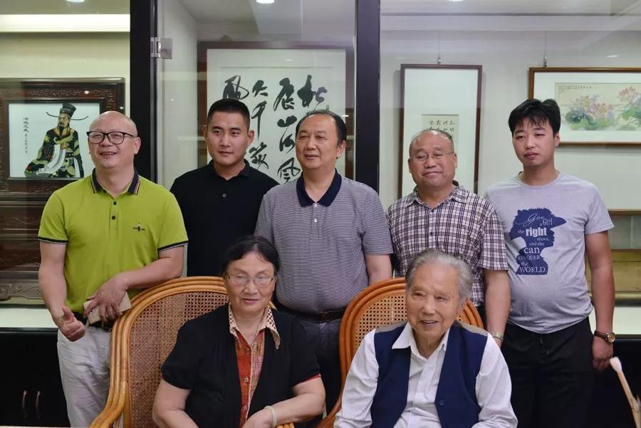 中国工艺美术大师张松茂与徐亚凤