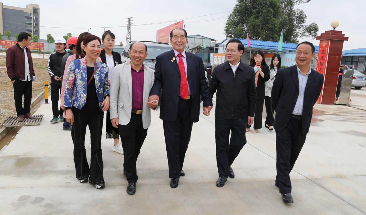广东丰顺:许应裘先生回乡考察坚真文体中心建设