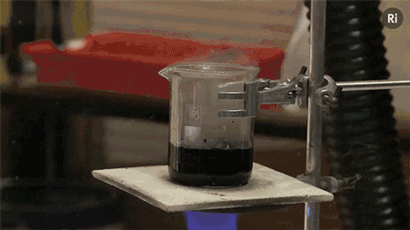 反应动图:炸裂黑蛇