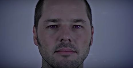 在YouTube上有两个老外专门黑中国,狂圈50万