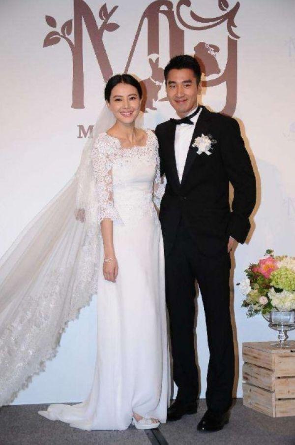 赵又廷高调宣布妻子高圆圆怀孕老婆甜蜜转发