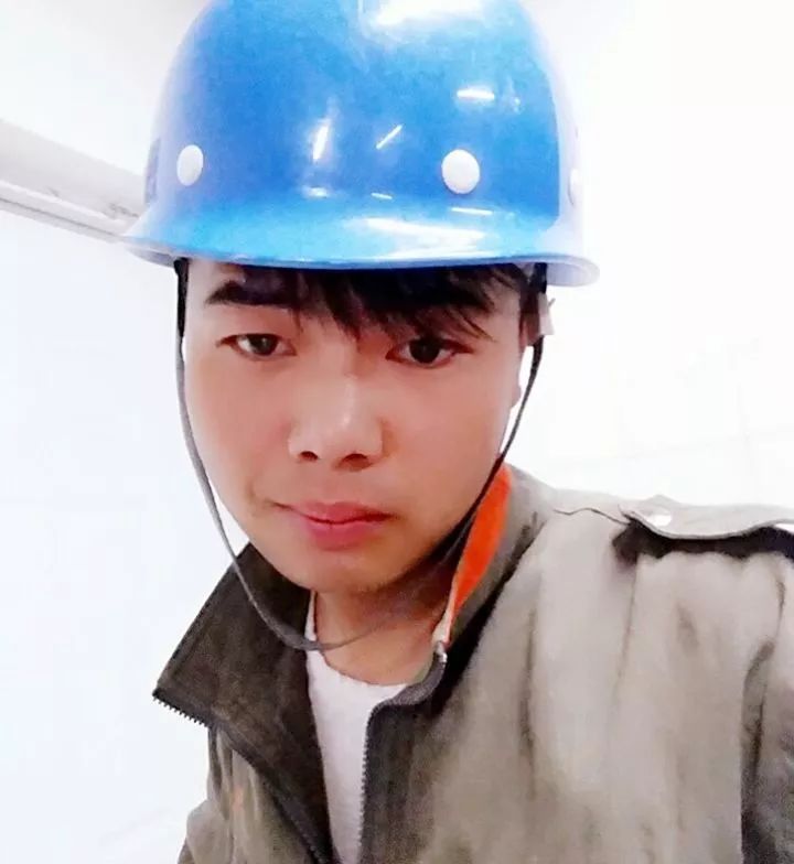 图看了一些帅哥的自拍感到困惑