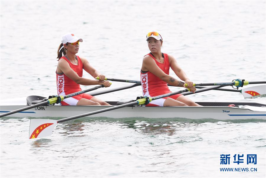 亚运会赛艇中国选手江燕,李晶晶获得女子双人双桨冠军