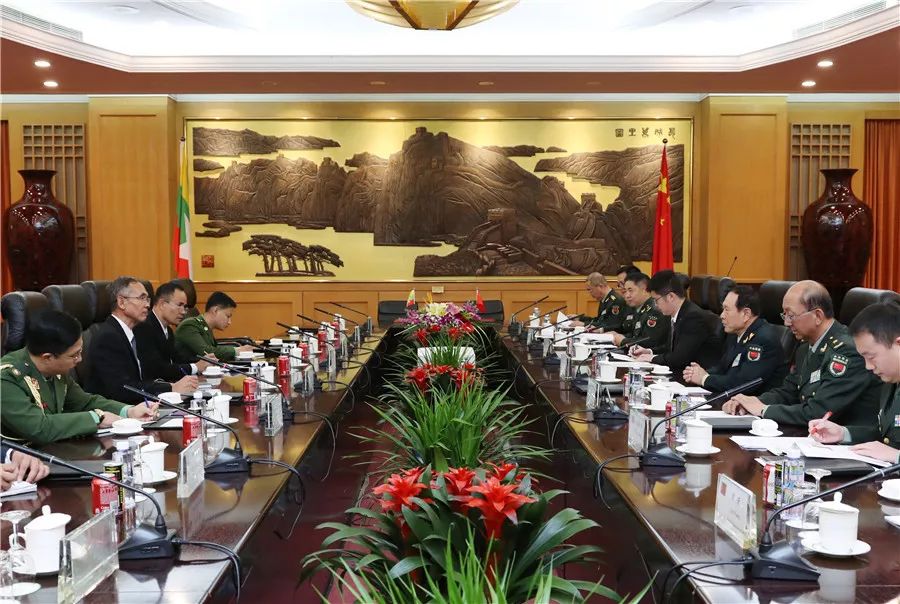 10月20日，国务委员兼国防部长魏凤和在八一大楼与来华出席第九届北京香山论坛的缅甸国防部长盛温举行会谈。李晓伟摄