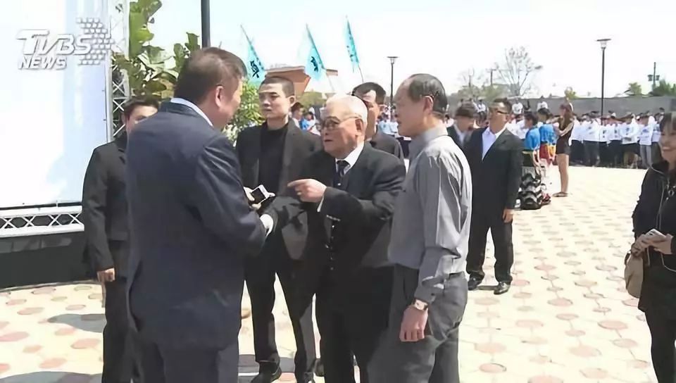 台湾竹联帮主寿宴千桌缩百桌但地点选在了警局对面