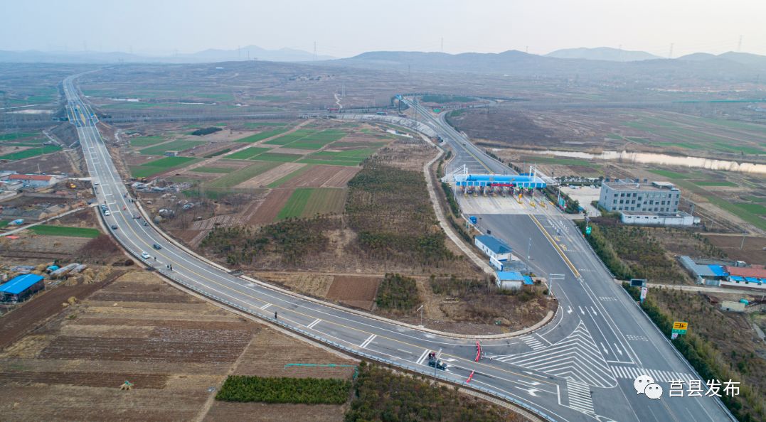 并上跨日兰高速主线,南接龙坪路岚山段,向南与220省道(原613省道)相接