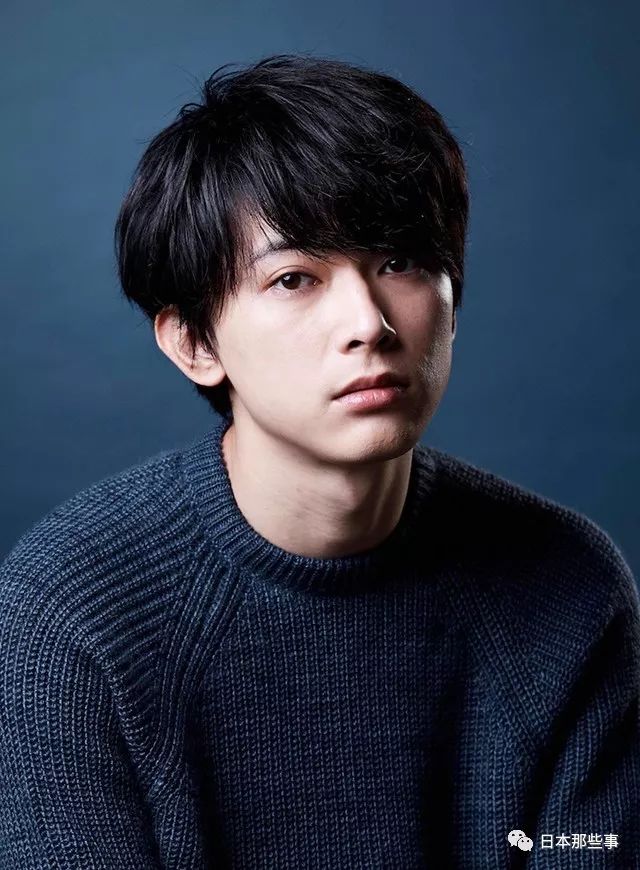 马场纯的友人、故事关键人物渡边拓海由村上虹郎饰演。