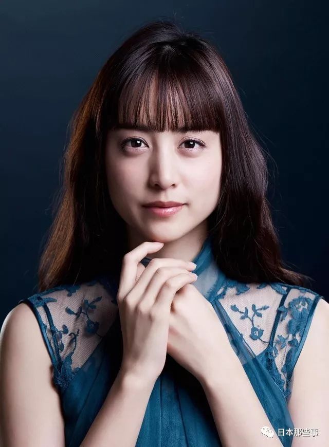 吉沢亮饰演年轻时的马场纯,他性格质朴,却突然被卷入命运的漩涡。